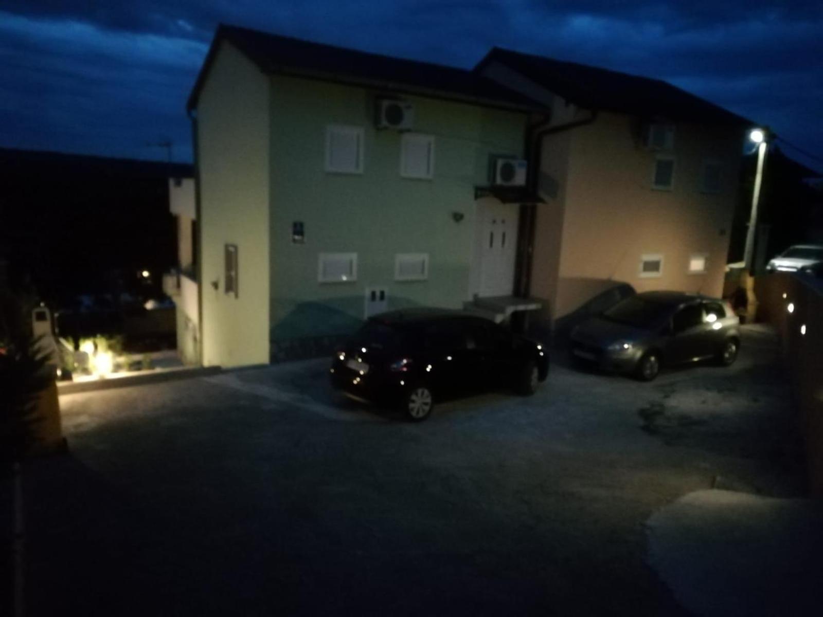 Apartmani Ana - Meka Draga Obrovac Buitenkant foto
